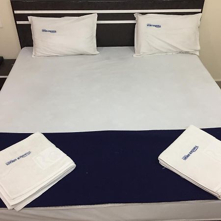 Hotel Nithin Krishna Тирупати Екстериор снимка