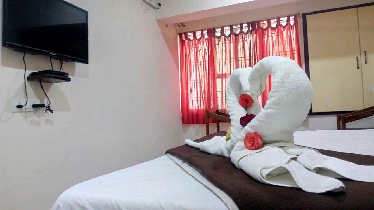 Hotel Nithin Krishna Тирупати Екстериор снимка