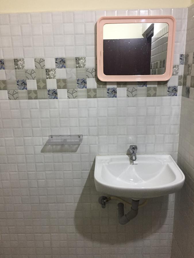 Hotel Nithin Krishna Тирупати Екстериор снимка