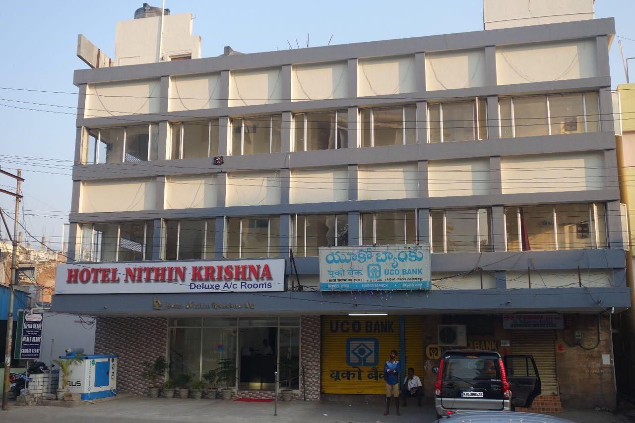 Hotel Nithin Krishna Тирупати Екстериор снимка