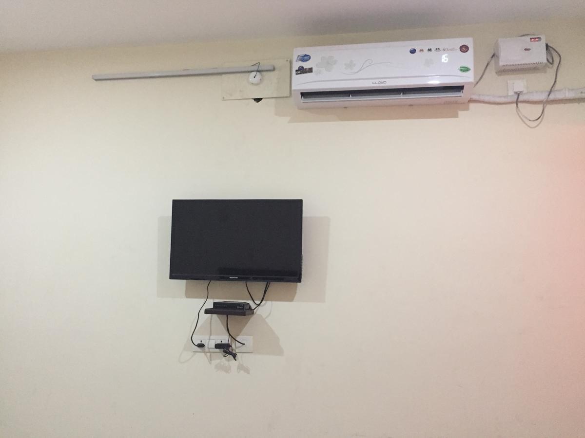 Hotel Nithin Krishna Тирупати Екстериор снимка
