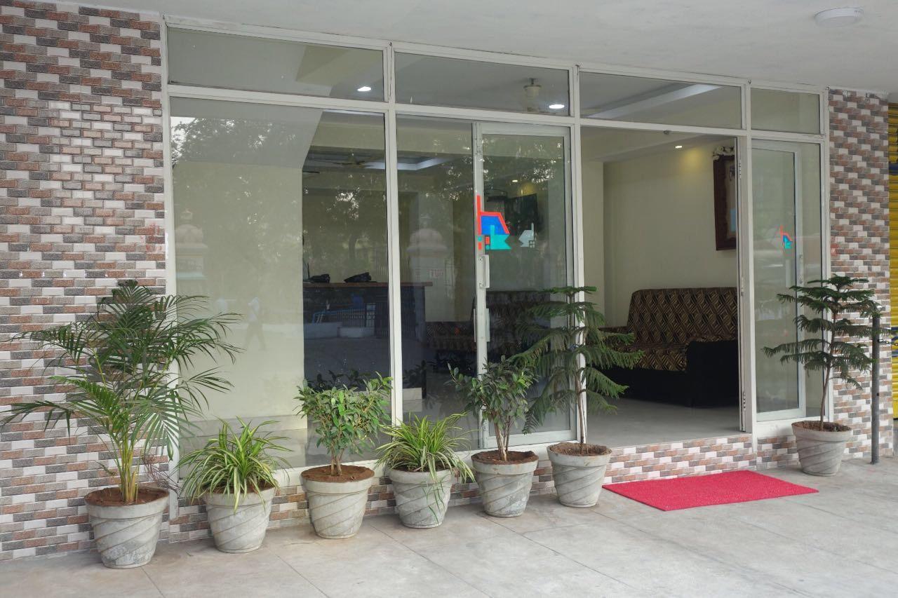 Hotel Nithin Krishna Тирупати Екстериор снимка