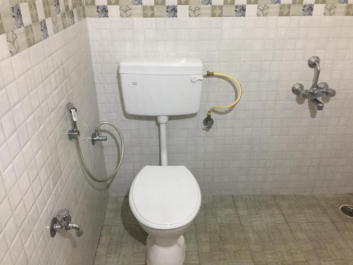Hotel Nithin Krishna Тирупати Екстериор снимка