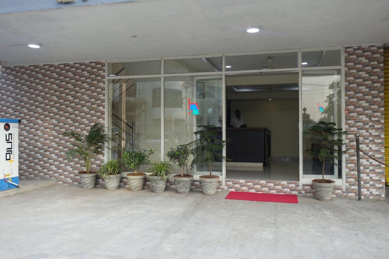 Hotel Nithin Krishna Тирупати Екстериор снимка