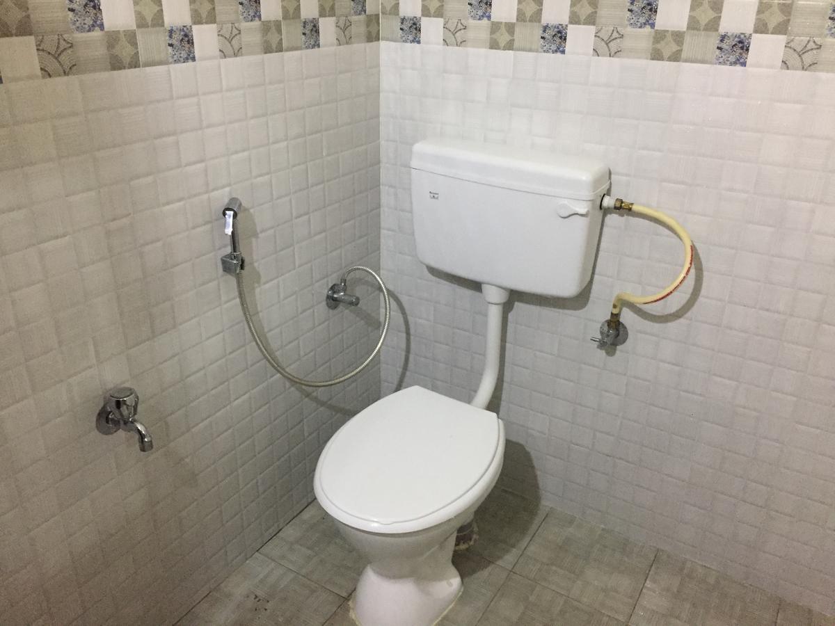 Hotel Nithin Krishna Тирупати Екстериор снимка