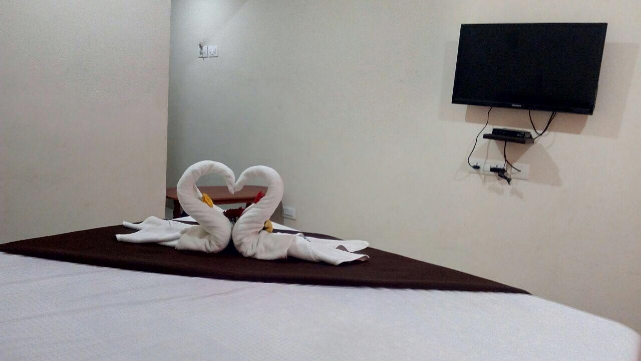 Hotel Nithin Krishna Тирупати Екстериор снимка