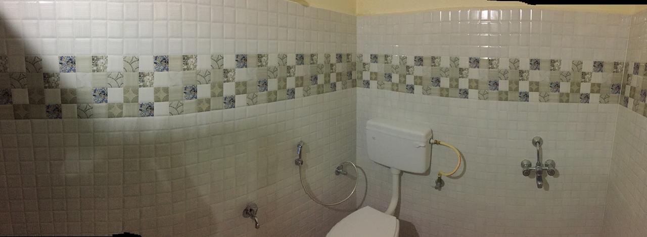 Hotel Nithin Krishna Тирупати Екстериор снимка