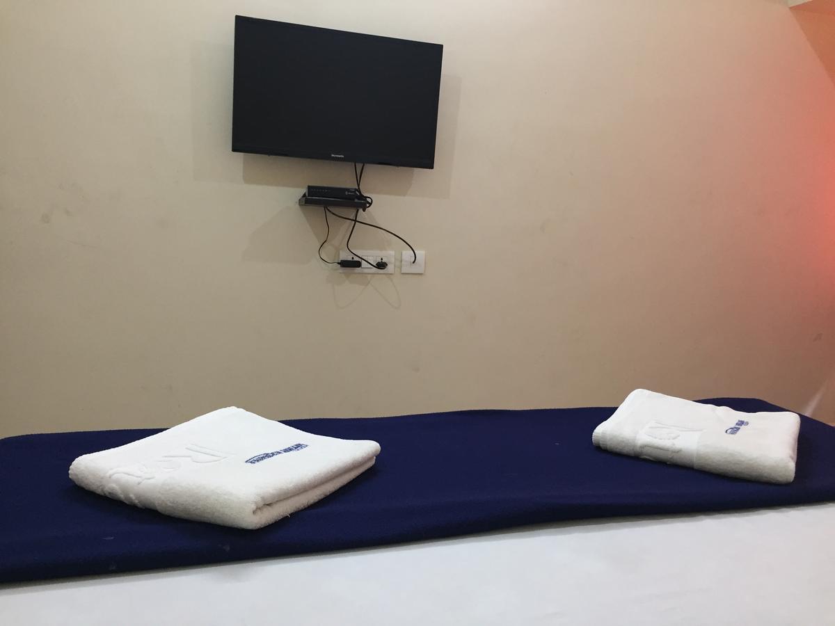 Hotel Nithin Krishna Тирупати Екстериор снимка